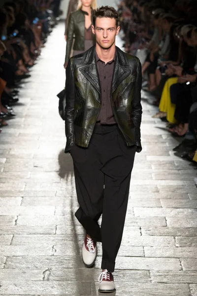 Look 4